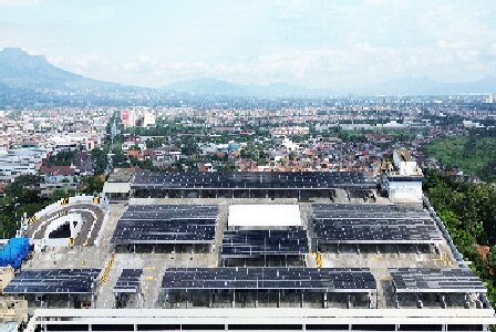 Sunforson 完成 409 kW 商业屋顶太阳能车棚项目安装